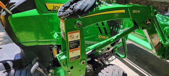 2024 John Deere 1025R