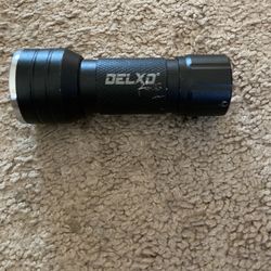 DELXO UV flashlight