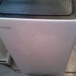 Toshiba Portable Air Conditioner 8000 BTUs