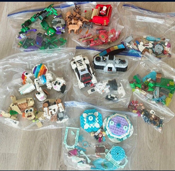 3.5lbs Assorted Lego Sets w/People - Complete / Semi Complete