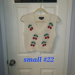 Juniors Size Small Sweater Vest 