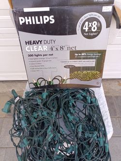 Christmas or party lights are 4 boxes, each box has 200 lights, the boxes are new, 
