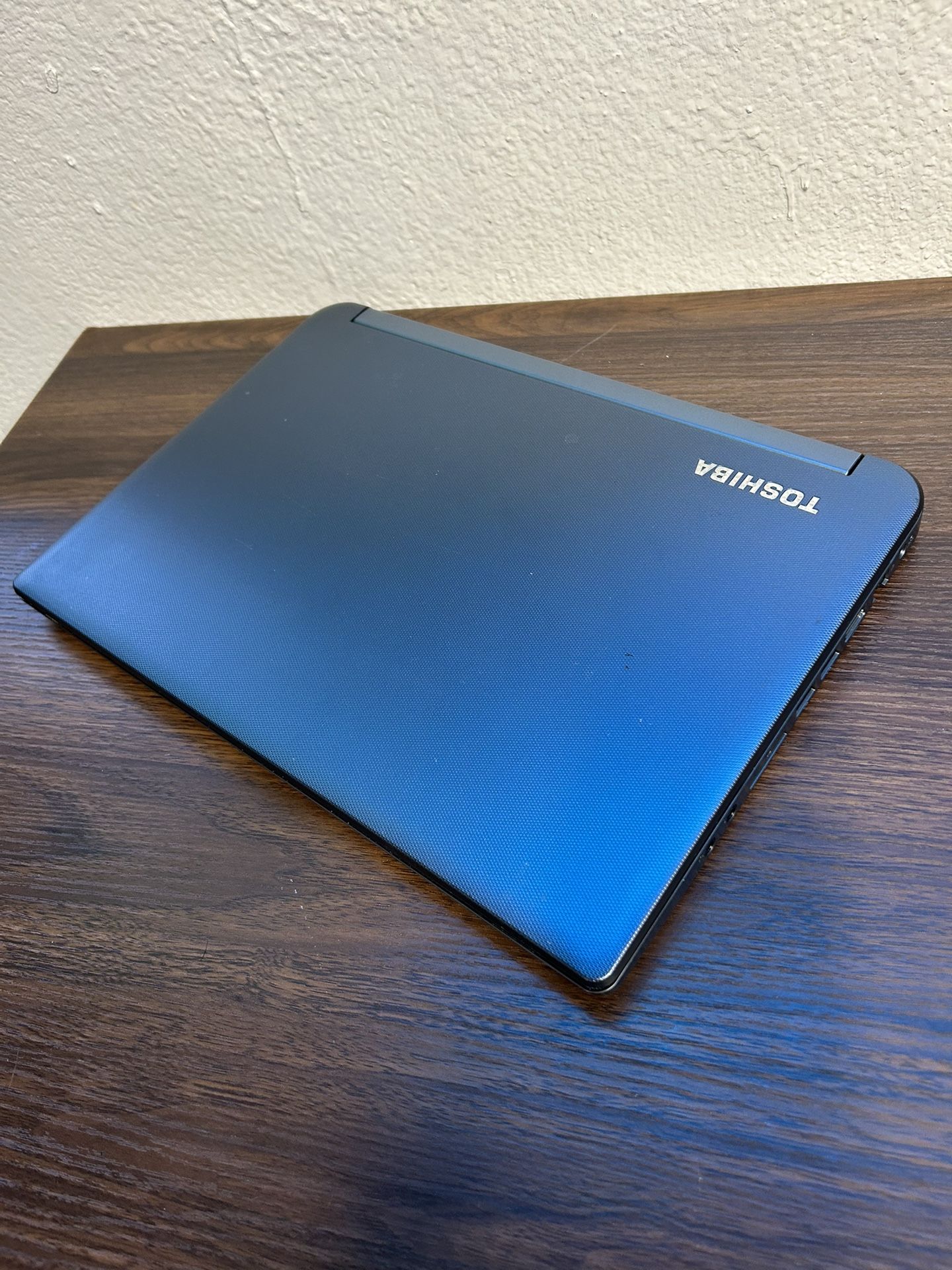 I3-3227U, 8GB Ram, New Battery, SSD Boot Drive