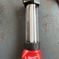 MILWAUKEE TROUBLE LIGHT