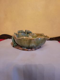 VINTAGE CRAB PERCH PIECE OF POTTERY