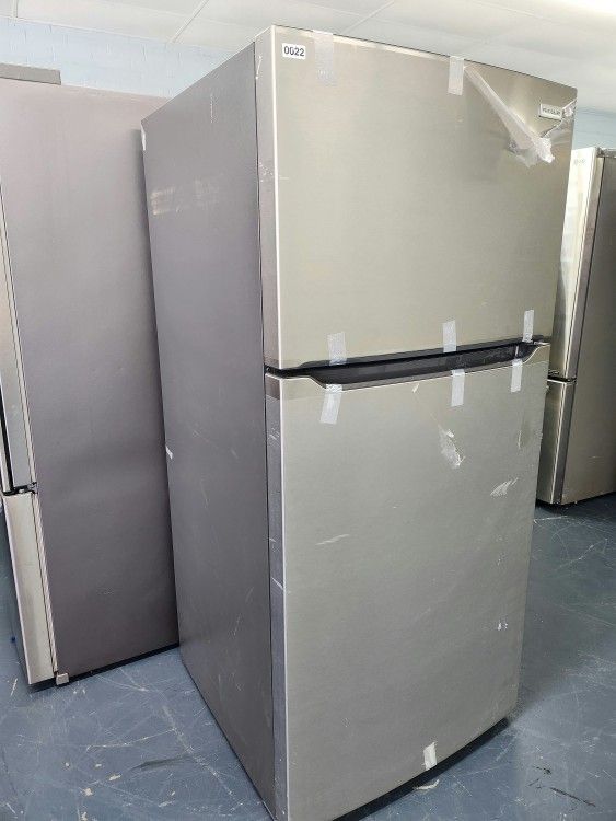 Frig idaire FIRST COME Ref rigerator Fri dge Free zer on Top