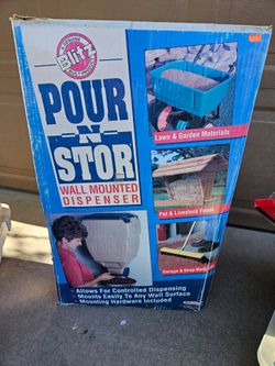 Pet food dispenser