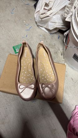 Girl shoes