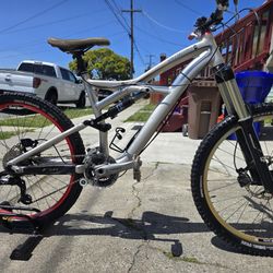 Specialized Enduro Full Suspension Mountain Bike Ready To Ride 