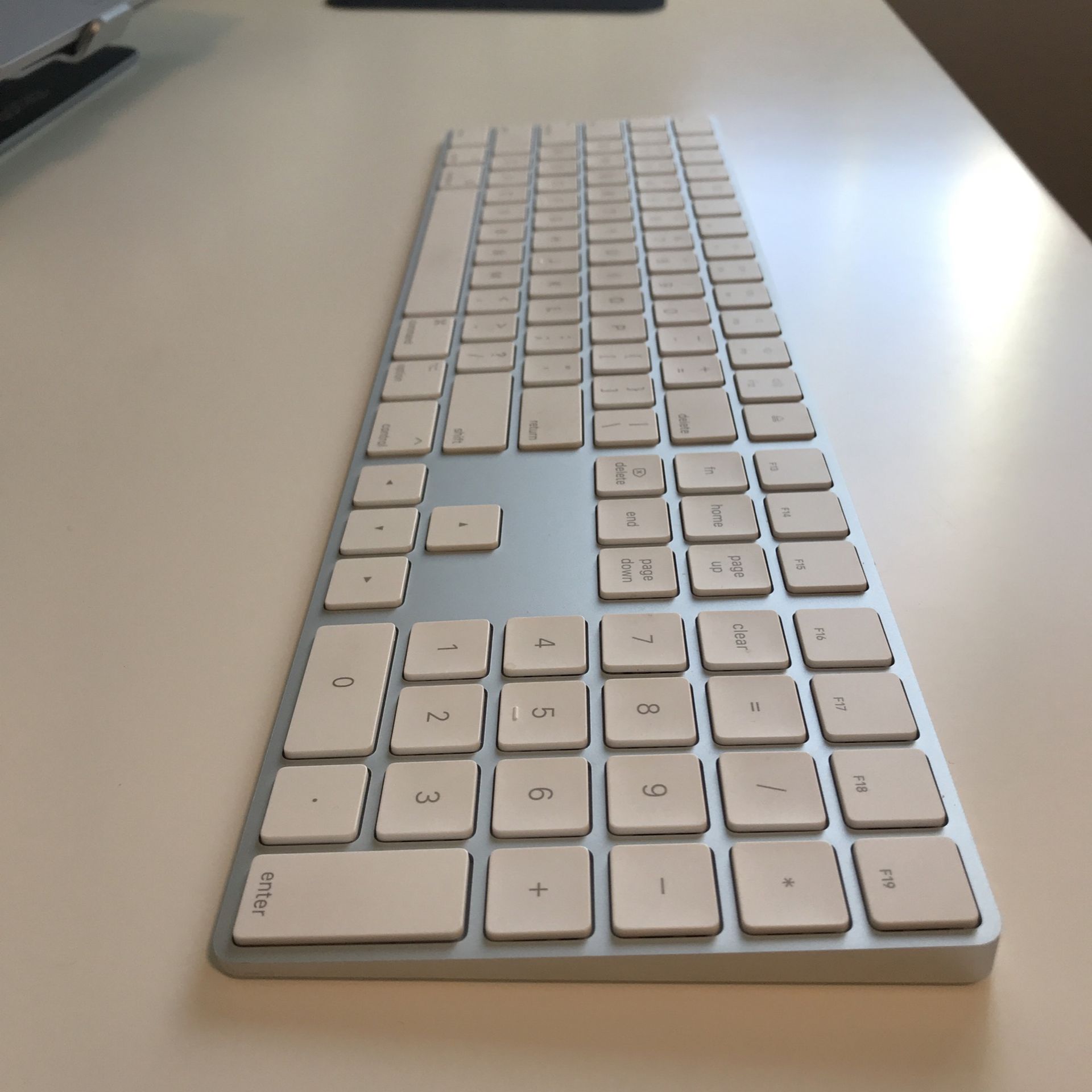 Apple Keyboard with Numeric Pad - v2