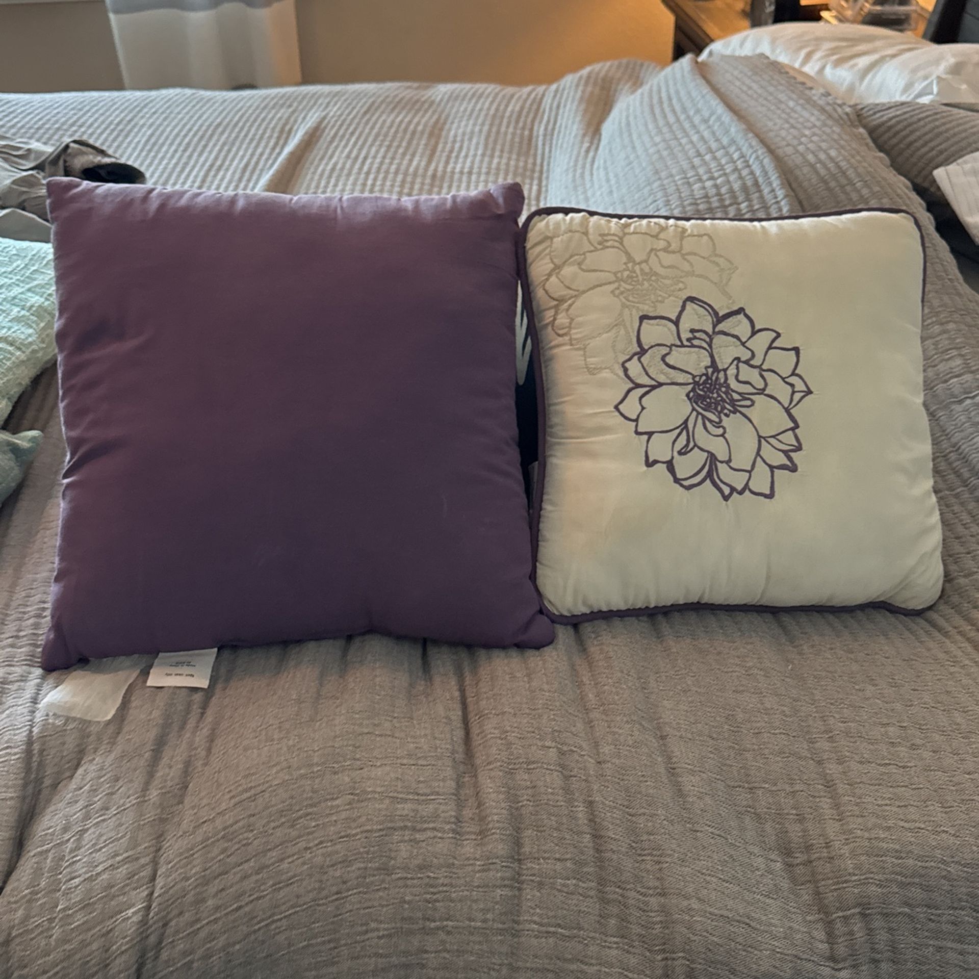 Decorative Pillows 