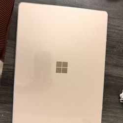 Microsoft Surface Laptop 13.8