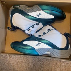 Size 10 Two Pack Retro  Basketball Shoes 