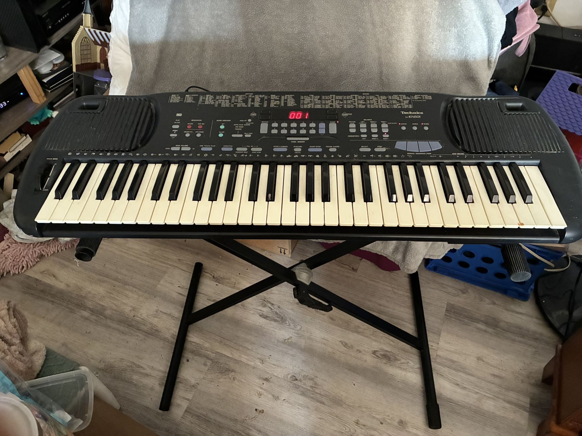 Technics Electronic Keyboard KN501