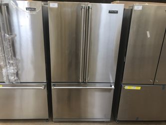 Counter depth refrigerator Viking French door