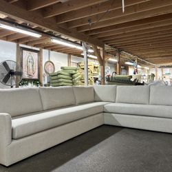 CURVED ARM SECTIONAL SOFA 