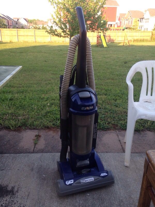 Eureka The Boss Wide Track 12 Amp Vacuum