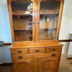 Charming Solid Wood Hutch / China Cabinet – Excellent Storage & Display