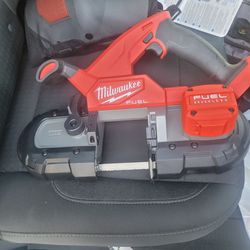 Milwaukee ban saw