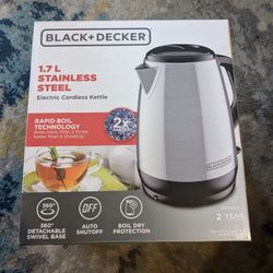 ($30 Retail) Black& Decker Electric Cordless Kettle