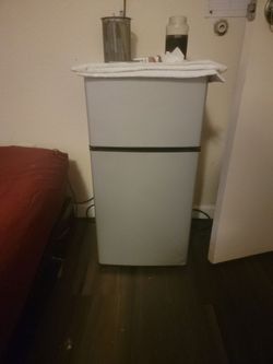 White Mini Fridge with Top Freezer