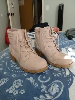 Boots, size 5M