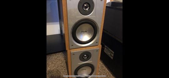 2 Phillips Speakers
