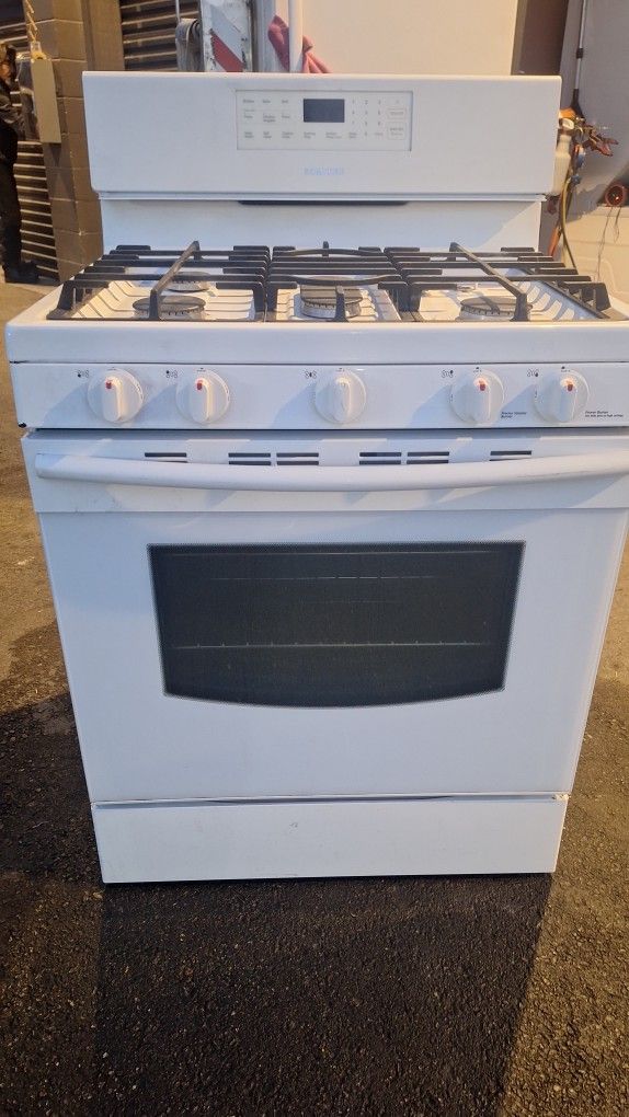 SAMSUNG. RANGE STOVE. (INSTALLED/DELIVERED)
