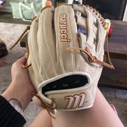 Marucci Oxbow 12in Glove 