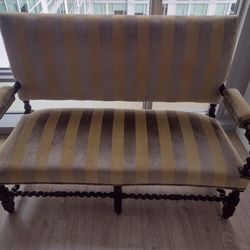 Love Seat (Walnut Flat High Velvet)