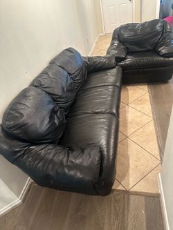 Black Leather Sofa & Oversized Chair 🛋️ Modern Comfort Set – NEGOTIABLE