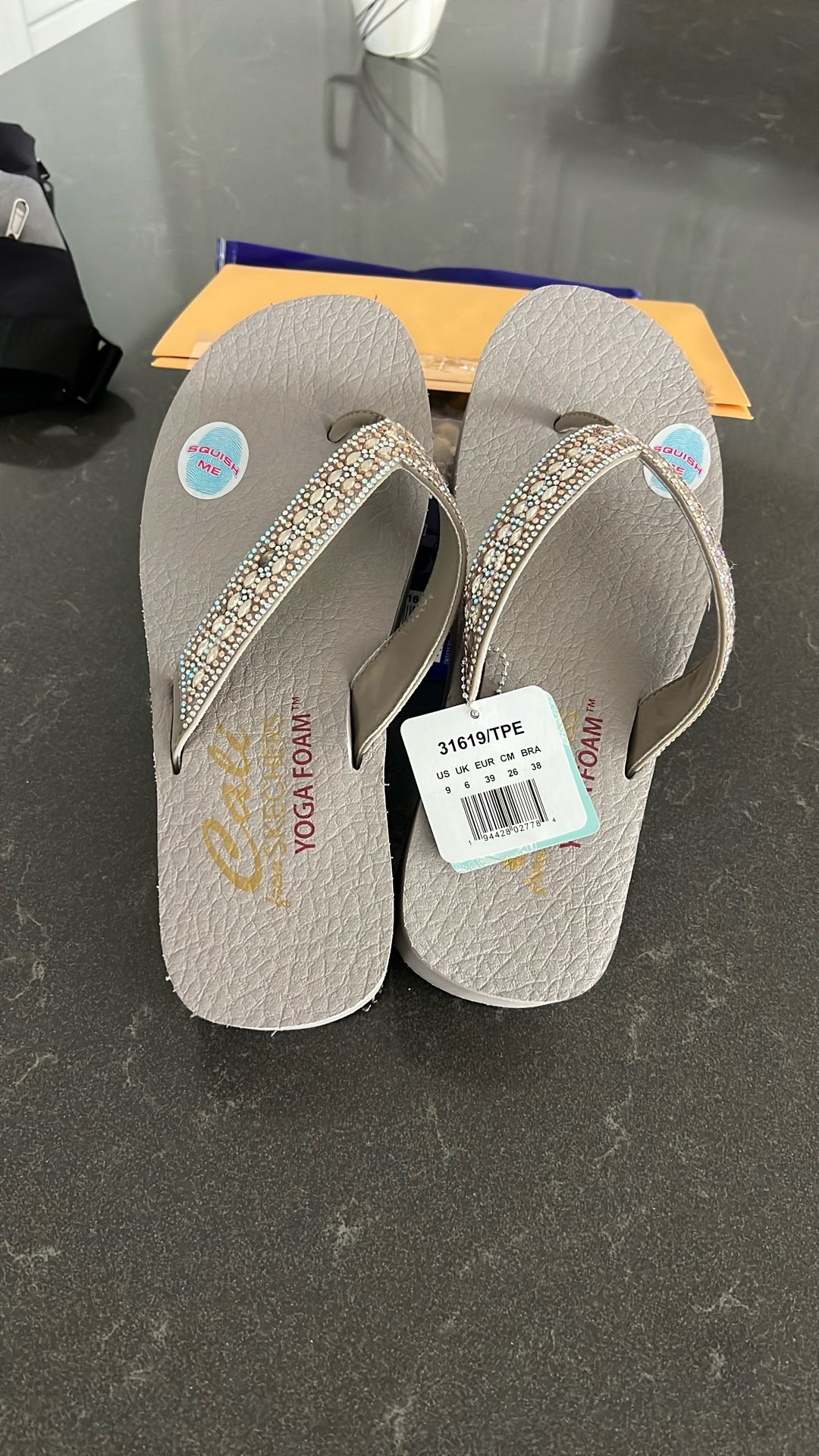 Skechers Women’s Cali Yoga Foam size 9