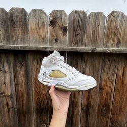 Jordan 5 retro white metallic size 8.5