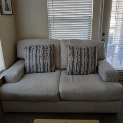 LOVESEAT 
