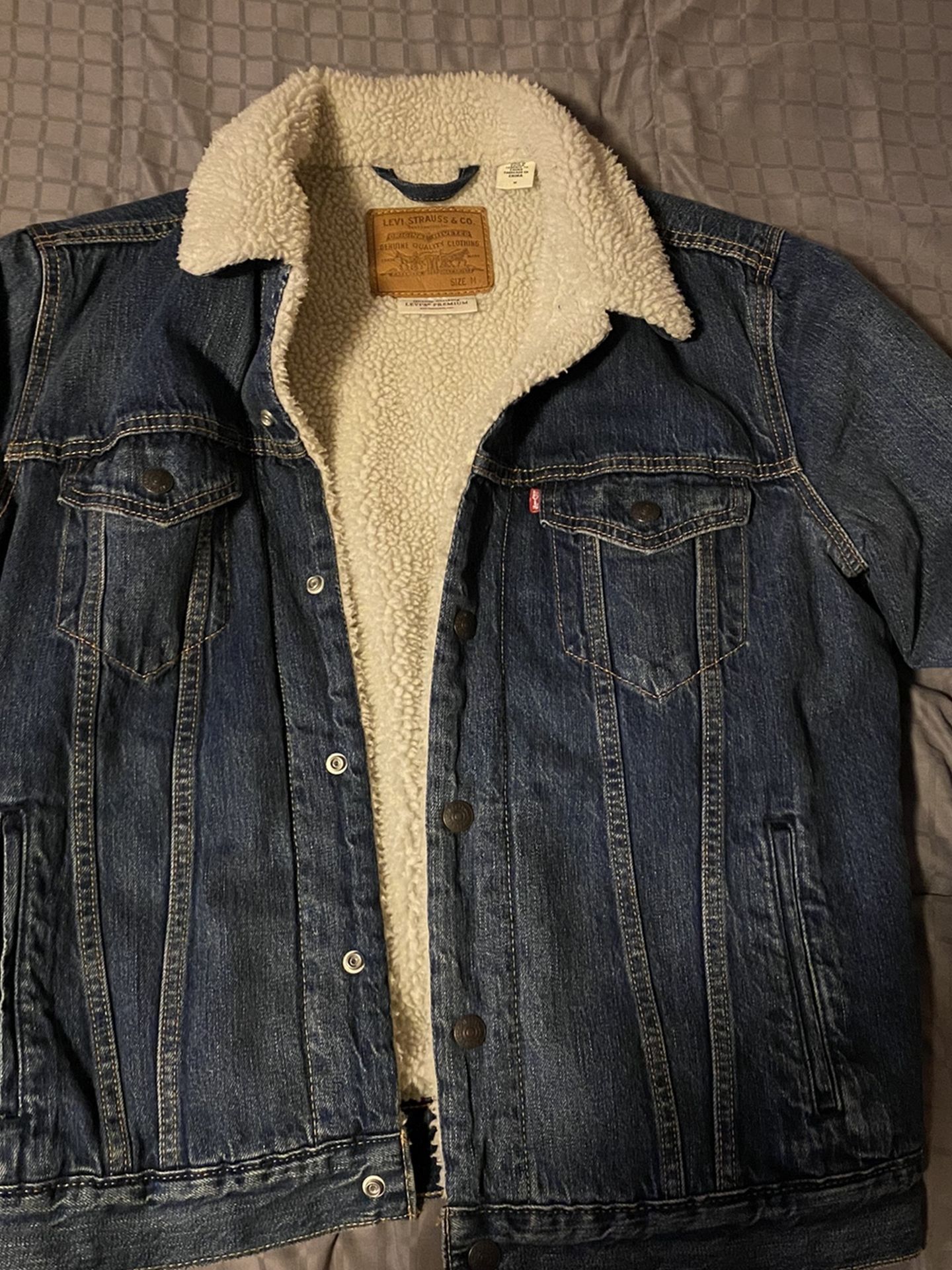 Levi’s Premium Vintage Fit Sherpa Trucker Jacket Size M