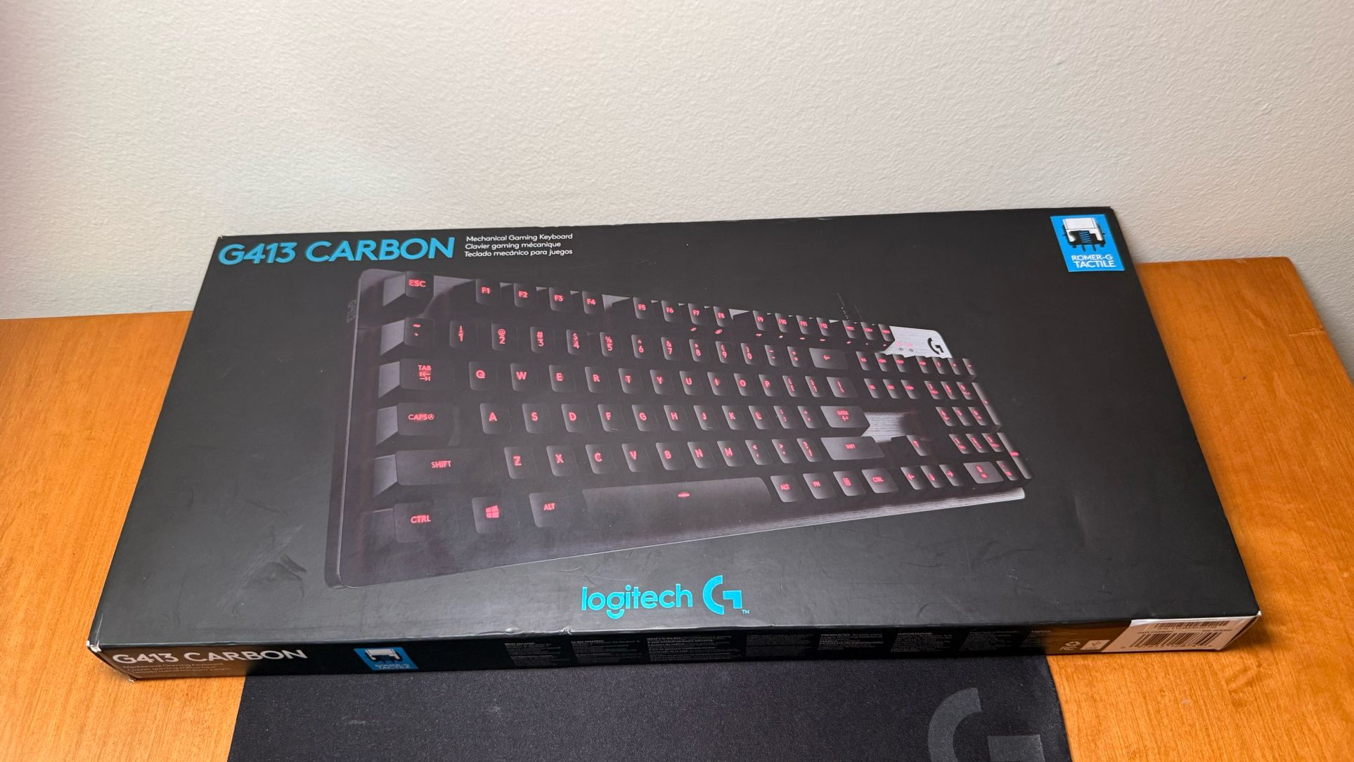 Logitech G413 Backlit Mechanical Gaming Keyboard with USB Passthrough – Carbon