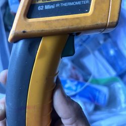 digital thermometer 