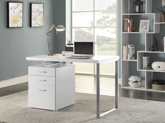 MODERN WHITE OFFICE DESK BRAND NEW IN THE BOX