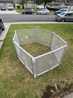 Large foldable crate/playpen