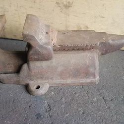 Antique Vise & Anvil By Adams Co. Dubuque IA The Diamond Vise PTD 1895
