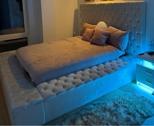 Tufted Velvet Platform Bed Frame with Headboard and Bench Silver/Light Gray QUEEN SIZE