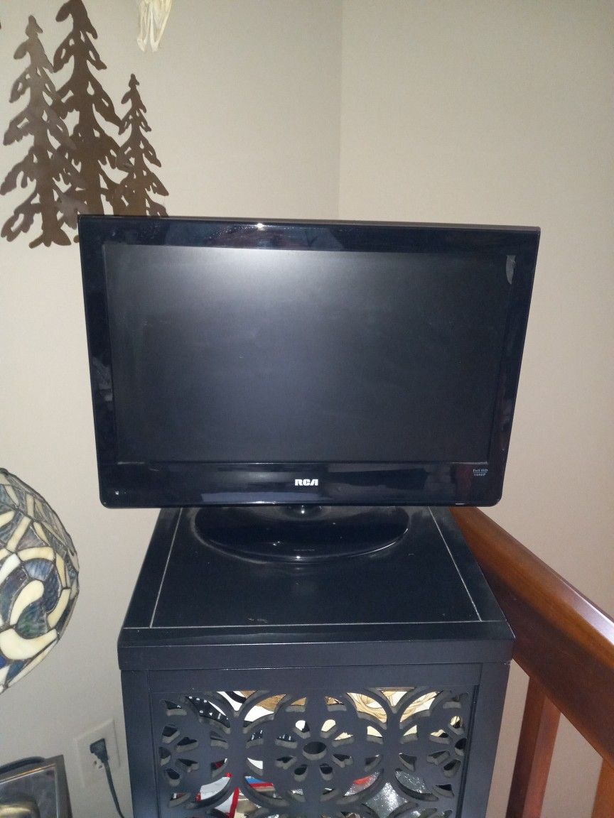 TV RCA 21" with Remote