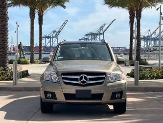 2010 Mercedes-Benz GLK 350and