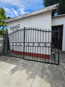 NEW METAL FARM DRIVEWAY GATE HEAVY DUTY, 7'x20'
GALVANIZED +POWDER COATING
ONE SET =LEFT LEAF+RIGHT LEAF
DEER MOTIF STYLE
Only serious people please
F