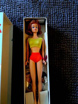 ORIGINAL BARBIE MIDGE MIB