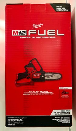 Milwaukee M12 Fuel Hatchet 6” Pruning Saw