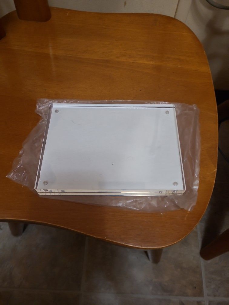 Acrylic Table Top Magnet Frame 