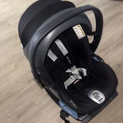 Cybex Base & Car seat