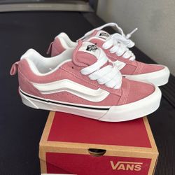 Vans Knu School