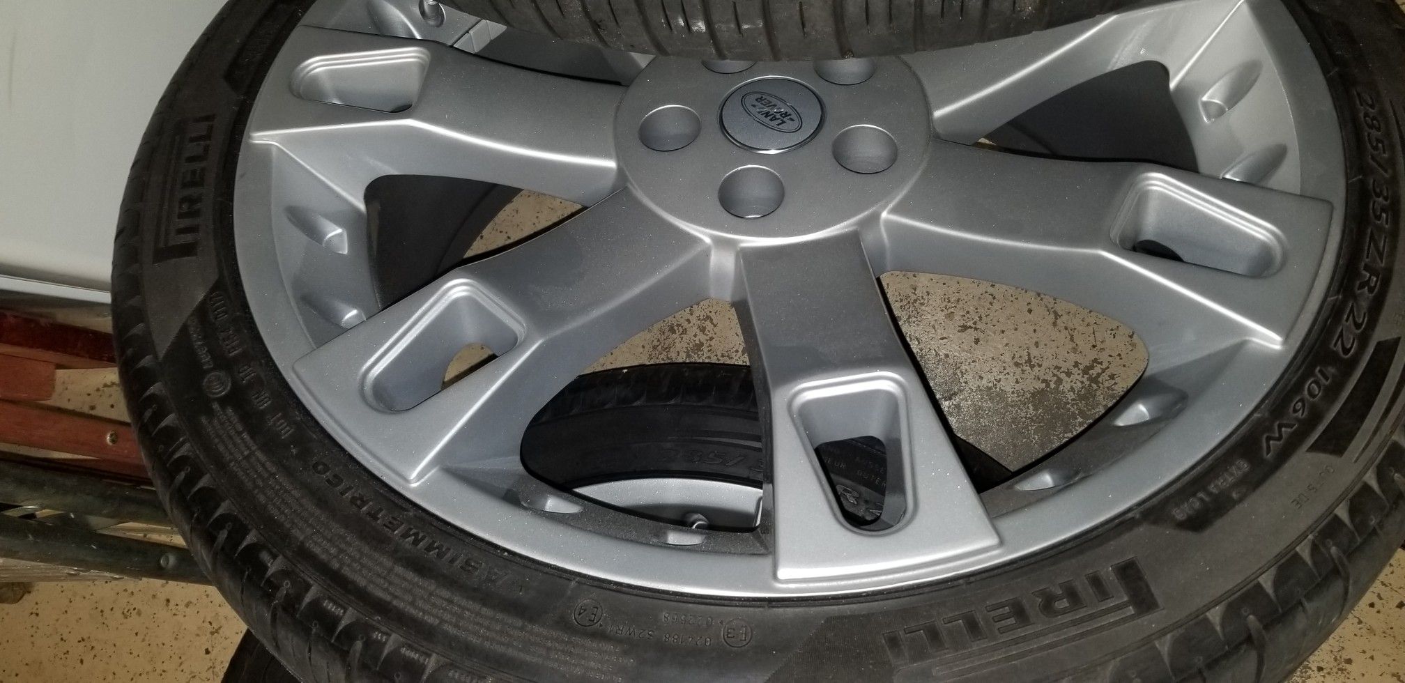 Range rover overfinch alloy wheels and tires